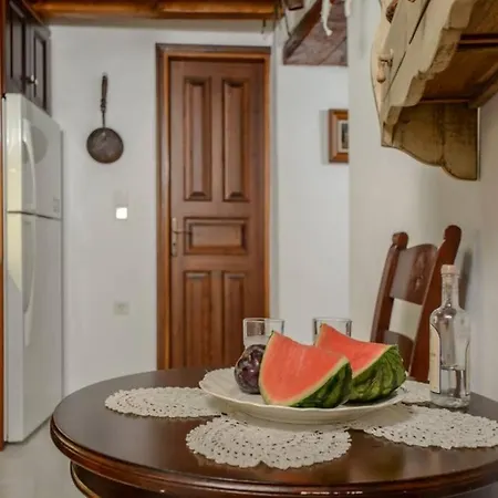בית נופש Traditional Castle House Ii *