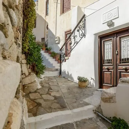 Traditional Castle House Ii בית נופש