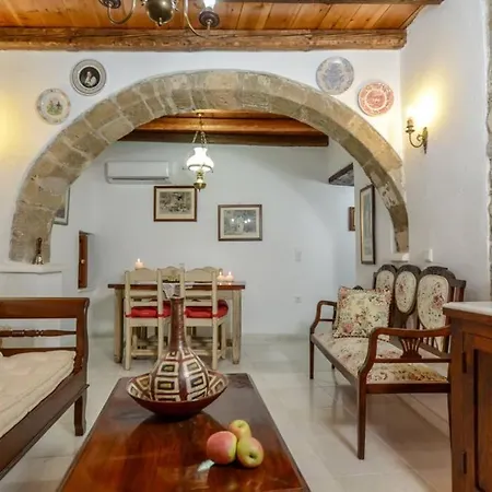 בית נופש Traditional Castle House Ii Naxos City