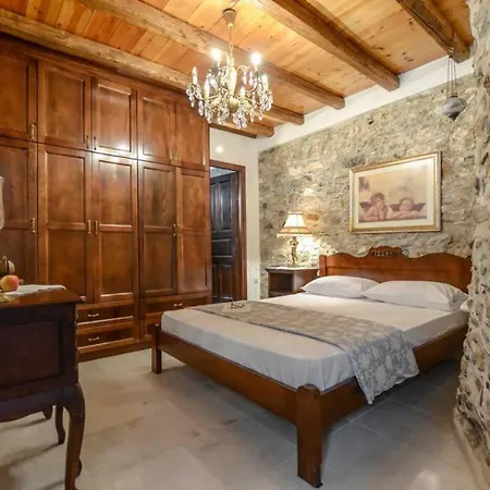 Traditional Castle House Ii בית נופש Naxos City