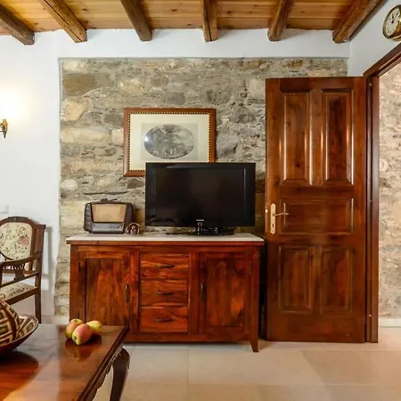 Traditional Castle House Ii * Naxos City