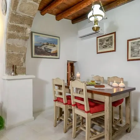 Traditional Castle House Ii *